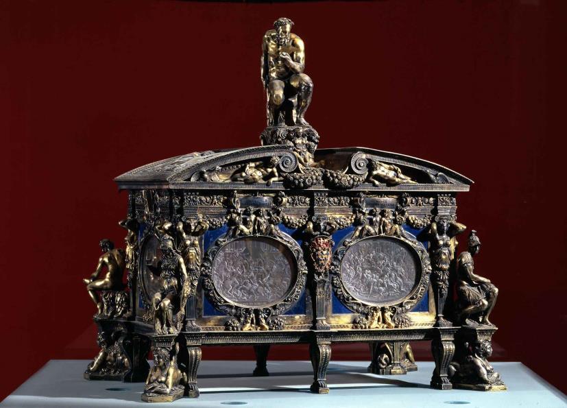 Manno di Bastiano Sbarri Giovanni Bernardi Cassetta Farnese argento dorato, sbalzato e fuso, lapislazzuli, smalto e