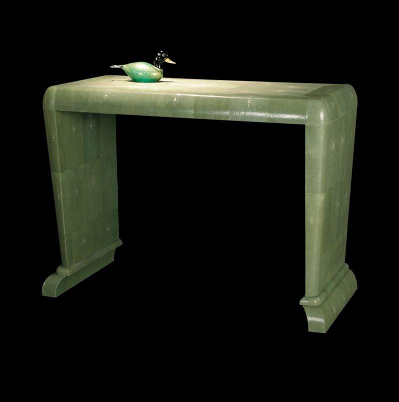 2021/G verde Console in legno rivestita in Galuchat Console in wood with Galuchat covering