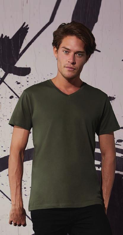 79 T-SHIRT/collo a V m/c BCTM044 BCTW045 BCTU006 Favourite Organic V-Neck Tee Men T-shirt a V in cotone ring-spun spazzolato bio al 100%, con una vestibilità perfetta e un effetto al tatto