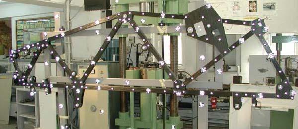 µm Posizione relativa camere: σ rφ ~150 µm (stesso settore), ~210µm (fra i settori) Allineamento con tracce Problema: