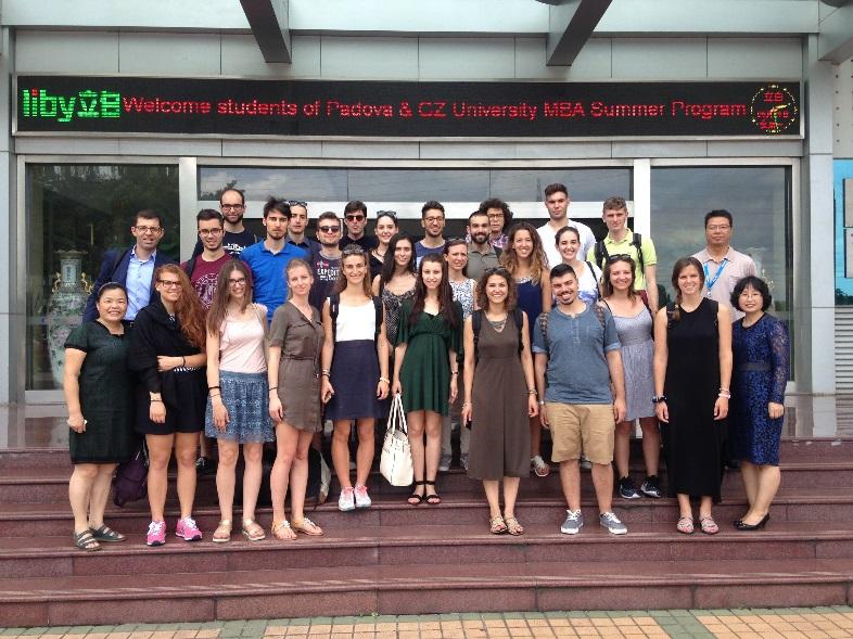 4. ISPM CHINA Guangzhou University Cosa? Summer school (ISPM = International Summer Program in Management) Dove? University of Guangzjhou (CHINA) http://english.gzhu.edu.cn/ Chi?