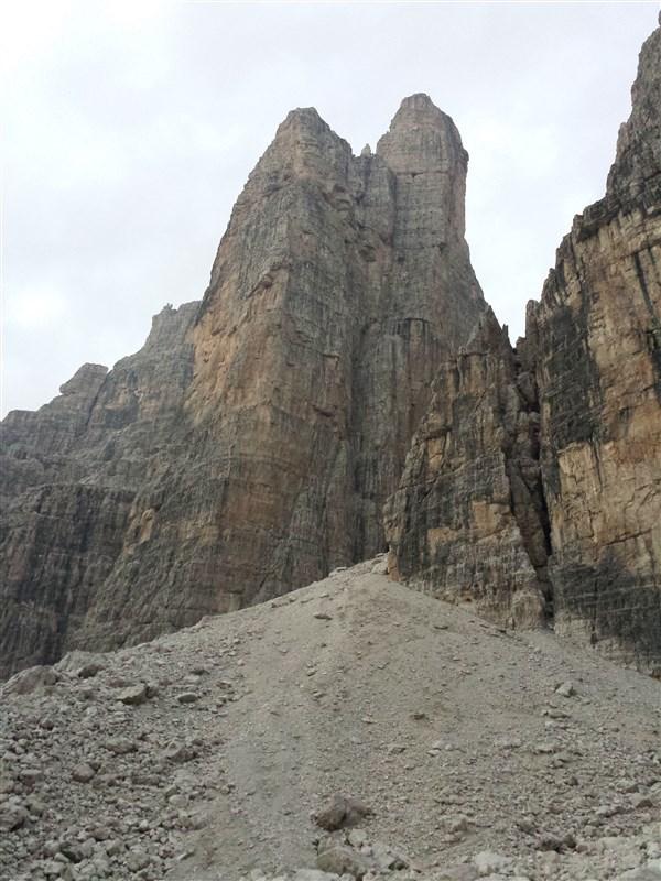 Scuola di Alpinismo e Scialpinismo Guido Della Torre - http://www.scuolaguidodellatorre.