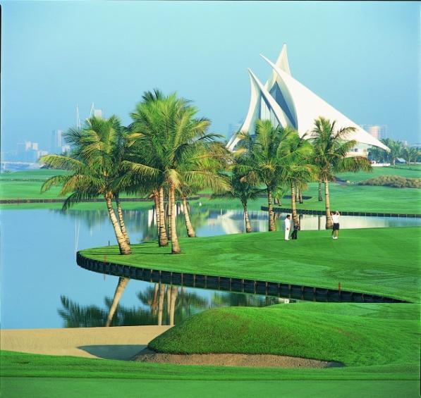 Supplemento Pacchetto Golf Acentro: da Euro 450 nei giorni feriali 3 green fees inclusivi di golf cart e palline di campo pratica a scelta tra i campi di Dubai : Emirates Faldo, Dubai Creek, Trump