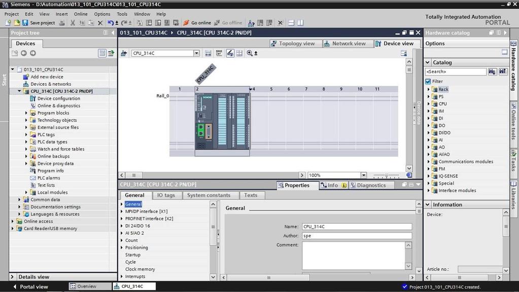 TIA Portal passa automaticamente alla vista progetto e mostra nella configurazione dispositivi la CPU selezionata nel posto connettore 2 di una guida profilata.