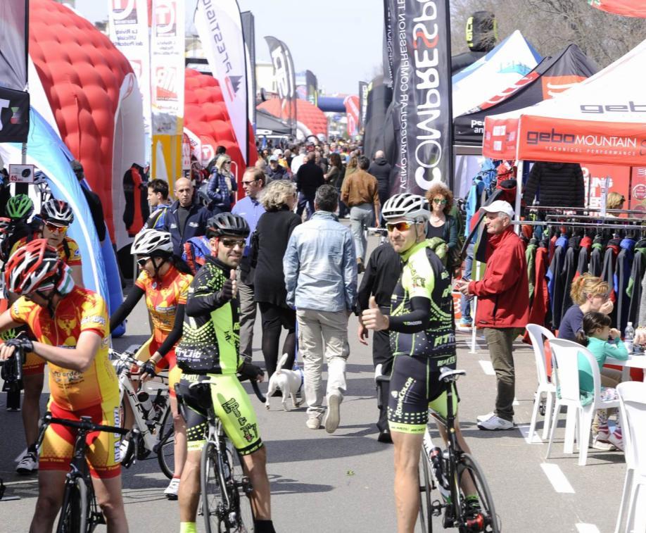 Oltre 100 AZIENDE su 1 Km di Lungomare