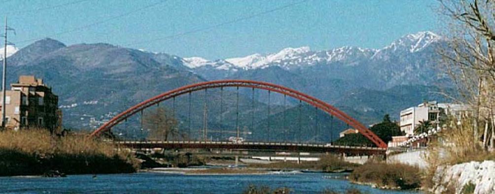 danneggiato dall alluvione del 1994 Albenga: il nuovo ponte, un arco