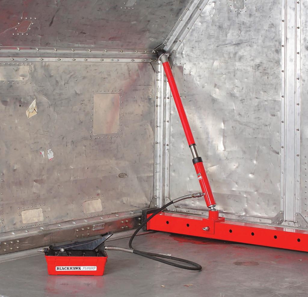 riparazione di grandi Danni. Rapid anchoring using grip clamps. Work inside the container.