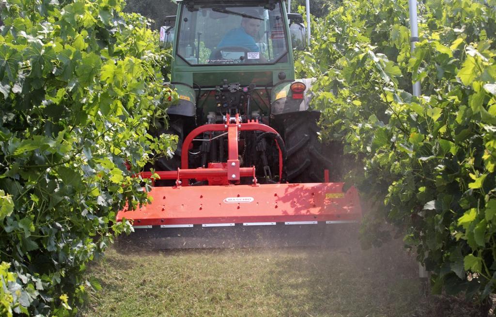 Trinciaerba polivalenti da 40 a 80 HP - sarmenti fino a Ø 12 cm CORAZZA TRITURAZIONE SENZA DIFFICOLTÀ Le trinciatrici CORAZZA e TIGRE, robuste ed