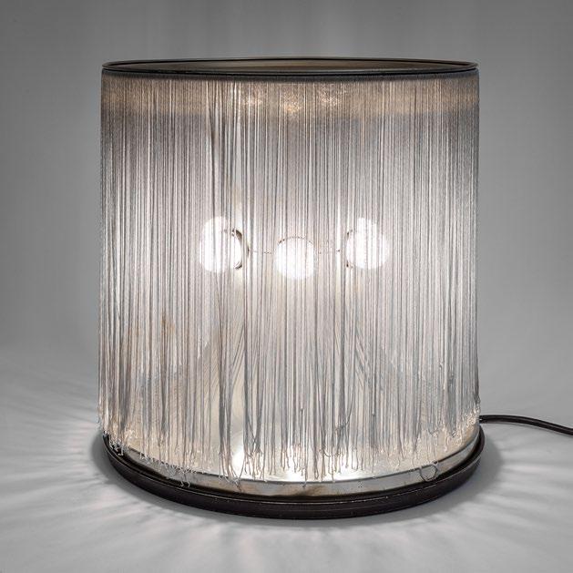 3016 GIANFRANCO FRATTINI Una lampada da tavolo '597' per ARTELUCE, 1961. Alluminio lucidato, rayon. Altezza cm 42, diametro cm 40. A table lamp, '597' model, manufactured by ARTELUCE, 1961.