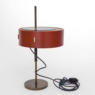 3056 ANGELO OSTUNI, RENATO FORTI Una lampada da tavolo '243' per O-LUCE, 1953. Ottone, alluminio laccato. Altezza cm 47, diametro cm 28. A table lamp, '243' model, manufactured by O-LUCE, 1953.