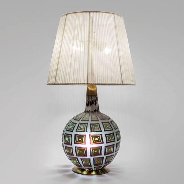 3074 STILNOVO Una lampada da tavolo, 1960. Vetro 'Egeo' di BAROVIER & TOSO con superfice tratttata all'acido, ottone. Bollini originali stilnovo.