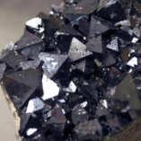 MINERALI DEL FERRO Magnetite; è il minerale più ricco di ferro.