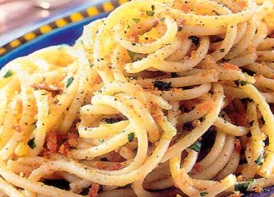 Bucatini alla Siciliana 320 g di bucatini 400 g di pomodoro da sugo 40 g di olio di oliva uno spicchio d aglio un pezzetto di peperoncino senza semi 20 g di capperi Le Squisivoglie 50 g di olive nere