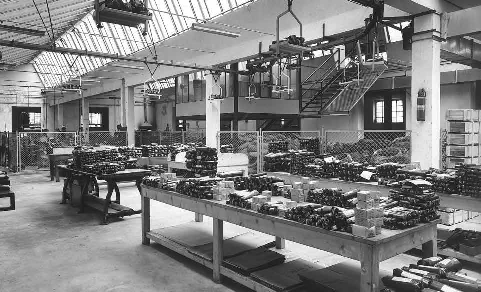 EN Production plant, 1932. IT Our roots: a century of experience.