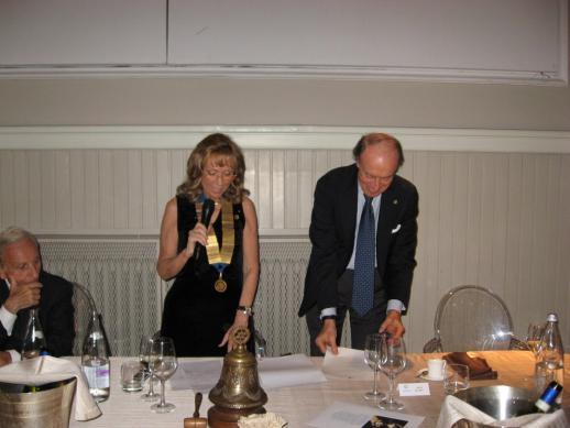 Consegne del Rotaract all'hotel Cavalieri 27/6 Marino Magri e Graziella Galeasso hanno partecipato al Passaggio delle Consegne dei Governatori Distretto 2040 IL SITO DEL CLUB www.
