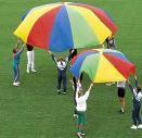 scuola scuola dell'infanzia d'infanzia e scuola primaria LA VALIGIA DI VERMIGLIO ALLA SCOPERTA DEI COLORI CON IL TELONE ARCOBALENO Lettura partecipata Questa è la strana storia di Vermiglio Giallini