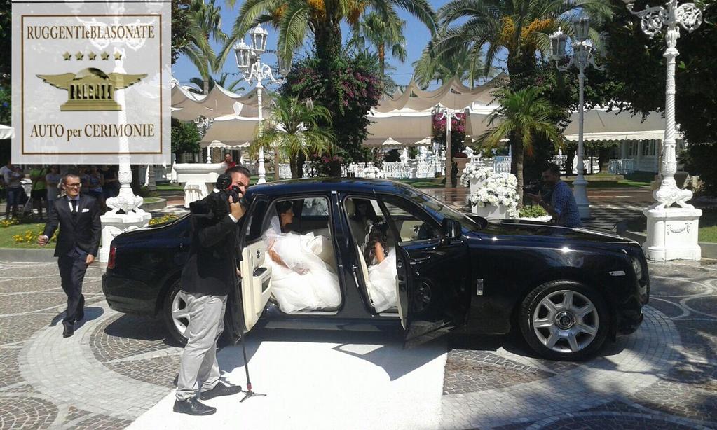 ROLLS ROYCE GHOST BLACK WEDDING & COMUNIONE CAMPANIA 1500 Per la Campania servizio con Autista, compreso carburante, addobbo con nastri e