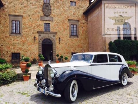 ROLLS ROYCE PHANTOM 1948 WEDDING & COMUNIONE CAMPANIA 1500 Per la Campania servizio con Autista, compreso carburante, addobbo con nastri