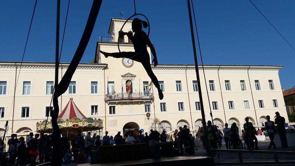 30/31 marzo e 1/2 aprile: UOVA D ARTE In occasione della Pasqua il centro di Cervia torna a riempirsi di uova, colori e divertimento!