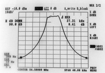 TRANS 144 livello di uscita portante/armoniche/spurie Orizz = 38 Mc/div; vert = 10 db/div; atten