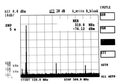 5 db; si nota la portante residua ed il rumore che sono oltre 55 db sotto la max potenza di 10 W