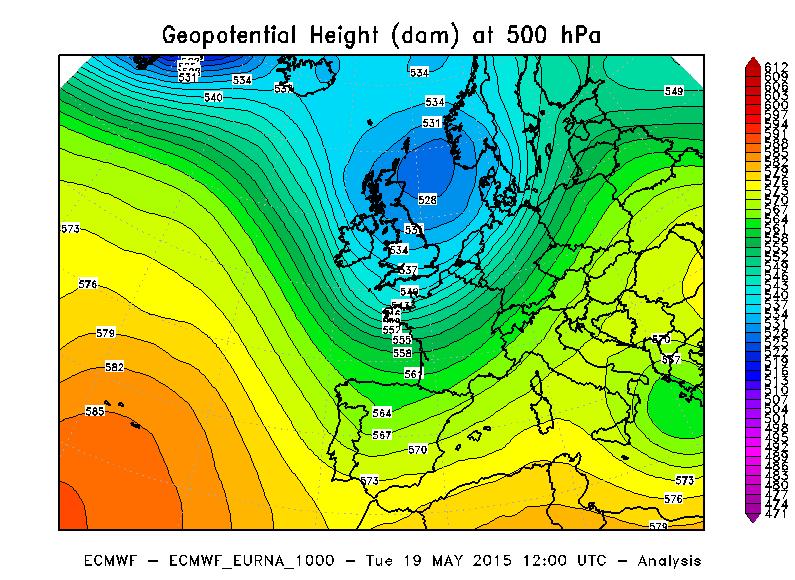 Figura 3 - Altezza di geopotenziale a 500 hpa alle ore 12 UTC del 19 Maggio 2015 (in alto a sinistra), 00 UTC (in alto a destra) e 12 UTC (in basso a sinistra) del 21 Maggio 2015.