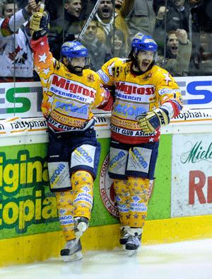 Gara 2, sabato 10 aprile 2010 Supermercati Migross Asiago - Ritten Sport Renault Trucks 4:1 (3:0, 0:1, 1:0) 1:0 Vincent Bellissimo (1.35), 2:0 Matteo Tessari (5.