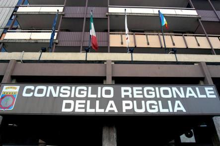 un'aula virtuale Venerdì 28 gennaio, alle 10, nell'aula del Consiglio regionale della Puglia si terrà la seduta di insediamento del Parlamento regionale dei giovani, anno scolastico 2010/2011.