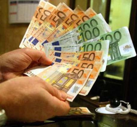 Uilca, banche in rosso ma paga A.d. +16% - Economia - ANSA.it http://www.ansa.it/sito/notizie/economia/2014/04/22/uilca-banche-in-r.