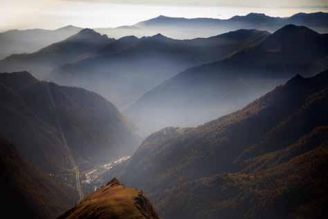 Panoramica autunnale sulla valle Soana vista dalla cresta dell Orletto (sulla destra: Andorina e Nivolastro) Ottobre 2015 1 G s. Teresa B. G. 2 V ss. Angeli Custodi 3 S s. Massimiliano 4 D s. Franc.