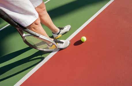 degli atleti su differenti pavimentazioni in gomma da riciclo e in particolare anche su due campi da tennis.