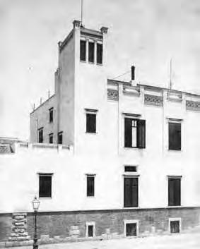88 Casa-studio di Ernesto Basile in via Siracusa a Palermo, 1903-1904: prospetto su via principe di Villafranca con