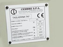 1 rigide, rivettabili, personalizzabili Le targhe MG VRT RH sono impiegate per la creazione di targhequadro personalizzate con logo aziendale, dati tecnici, matricole, certificazioni CE.