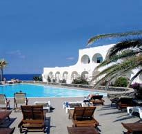 al al Gli hotel Mursia e Cossyra, in stile mediterraneo, sorgono direttamente sul mare, in una posizione isolata e tranquilla, sul lato nord-ovest dell isola di Pantelleria, in località Mursia, punto