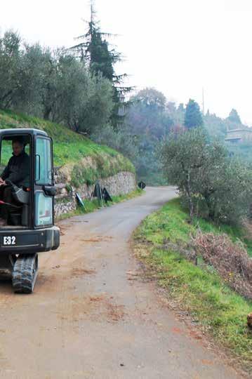 9 NEL DETTAGLIO GLI INVESTIMENTI PIÙ RILEVANTI PREVISTI NEL 2016: Strade sicure: Viale Europa, prolungamento marciapiedi (300 mila euro), manutenzione straordinaria viabilità, messa in sicurezza,