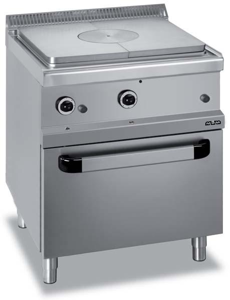 Tuttapiastra La gamma di cucine tuttapiastra MAGISTRA 700 si compone modelli monoblocco, disponibili su armadio aperto o su forno, e modelli top. Funzionamento a gas o elettrico. Modularità: 70.