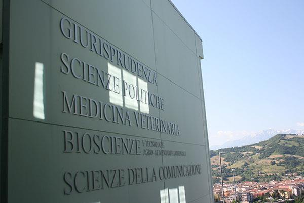 UNIVERSITA DEGLI STUDI DI TERAMO = PRODUTTORE