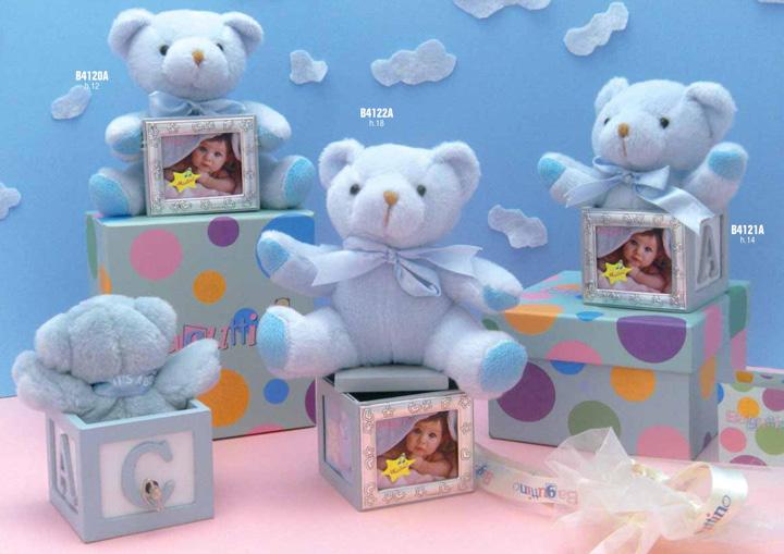 BG B 4120 A ORSETTO MUSICALE IN PELUCHE CON PORTAFOTO AZZURRO 31,00 BG B 4121 A ORSETTO MUSICALE IN PELUCHE