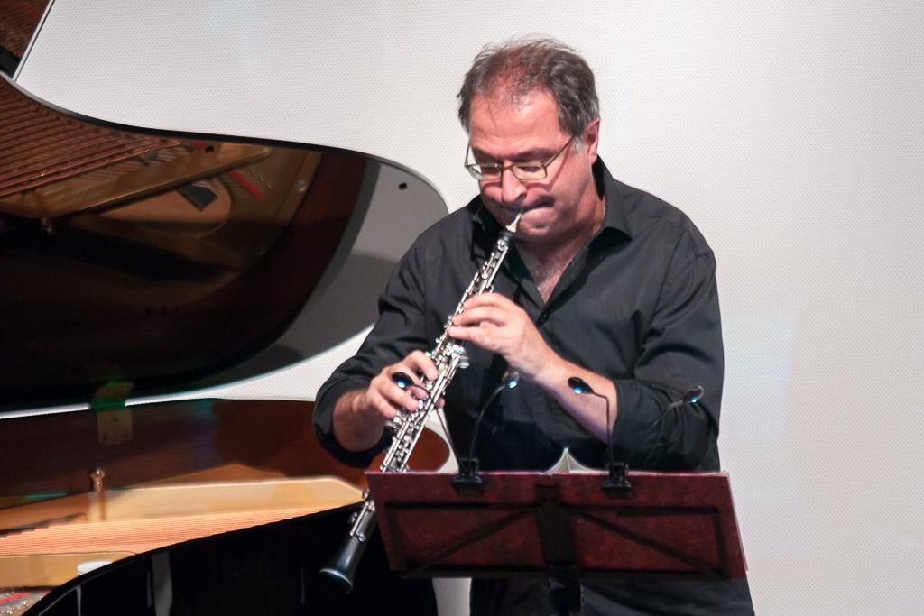 Gian Marco Solarolo Nato a Tortona, si è diplomato in oboe presso il Conservatorio "Verdi" di Torino e in Didattica della musica presso il Conservatorio "Vivaldi" di Alessandria.