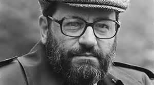 h Umberto Eco 1932-2016 Codice per Eco (1975) (1) sistema sintattico: serie di segnali regolati da leggi