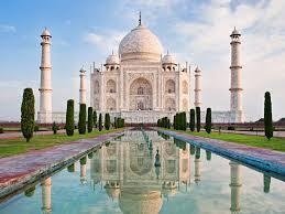 Taj Mahal - il monumento più stravagante mai costruito per amore di Mumtaj Mahal dall'imperatore Shah Jahan nel 1633.