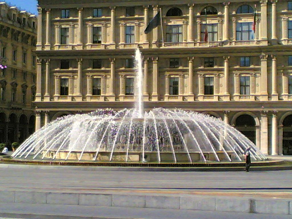 Domenica 14 maggio ore 11 Il percorso dell'acqua: le fontane di Genova Partendo dalle eleganti fontane di Palazzo del Principe Doria, vero e proprio esempio di opera scultorea inserita in un