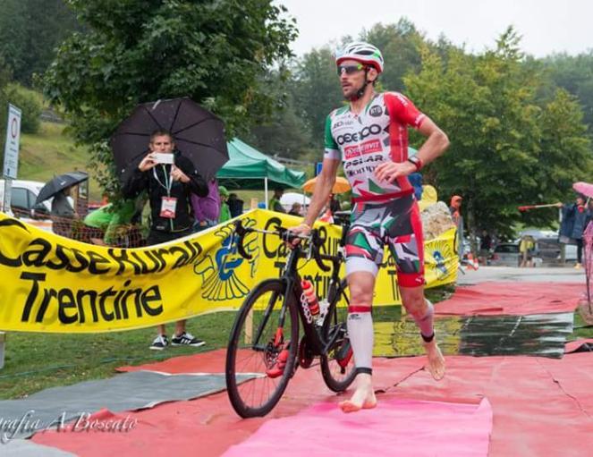 Il Comune di Predazzo (dove Ale vive adesso) nella persona dell assessore allo sport Giovanni Aderenti, il Comune di Panchià (dove Ale è cresciuto) e la Comunità di Valle hanno voluto omaggiare il