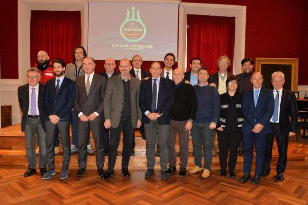 Mauro Vegni e Stefano Allocchio insieme ai rappresentanti dei Comitati di Tappa della TirrenoAdriatico NamedSport 2019