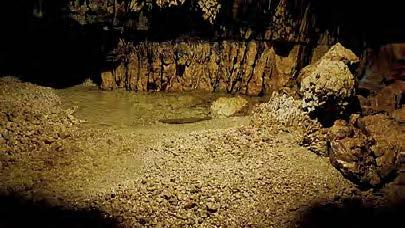 Grotte con escursione a Piani di Pezza - Visita alle Grotte con
