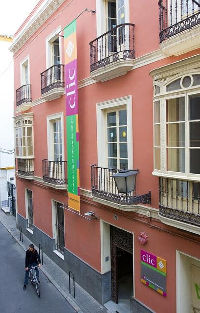 flamenco, passeggiare lungo il fiume Guadalquivir, visitare i musei e le chiese, rilassarti nei parchi della città e,