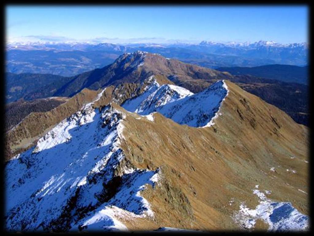 Permafrost alpino: caratteristiche e condizioni ambientali A scala locale, la sua presenza è fortemente influenzata dalle condizioni microclimatiche