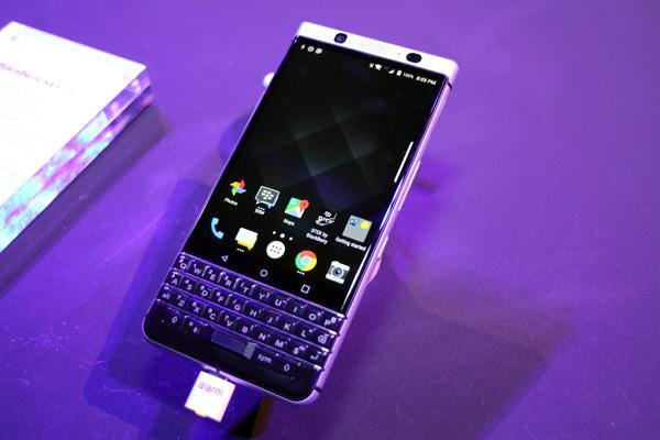 Da sempre, il nome "Blackberry" identifica smartphone con tastiere integrate, anche se l'azienda canadese negli ultimi tempi si è messa alla ricerca di nuovi concept: il primo smarphone Android di