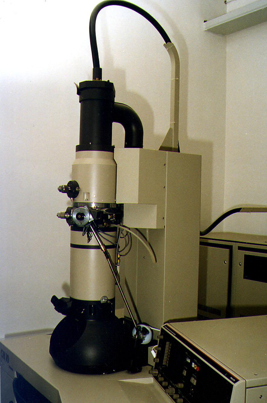 Microscopi elettronici a trasmissione (TEM) IL POTERE DI RISOLUZIONE DEL MICROSCOPIO ELETTRONICO, CHE