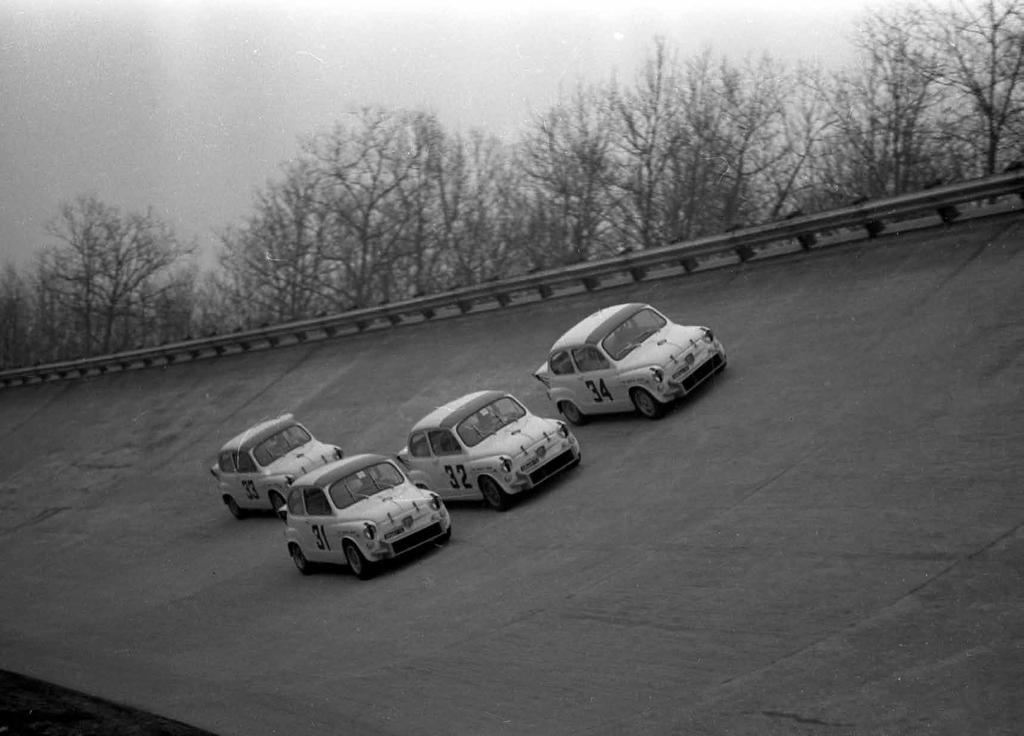 ABARTH E RIVA. DUE GRANDI STORIE SI INCONTRANO. Questa è la storia di due sogni che hanno saputo diventare realtà. Il primo lo inseguì e lo realizzò Carlo Abarth.